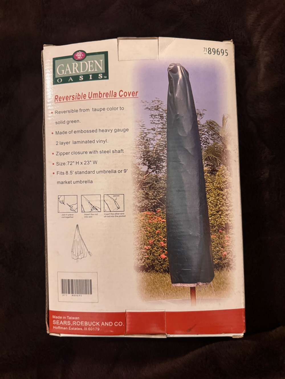 Garden Oasis Reversible Umbrella Cover in Dark Green